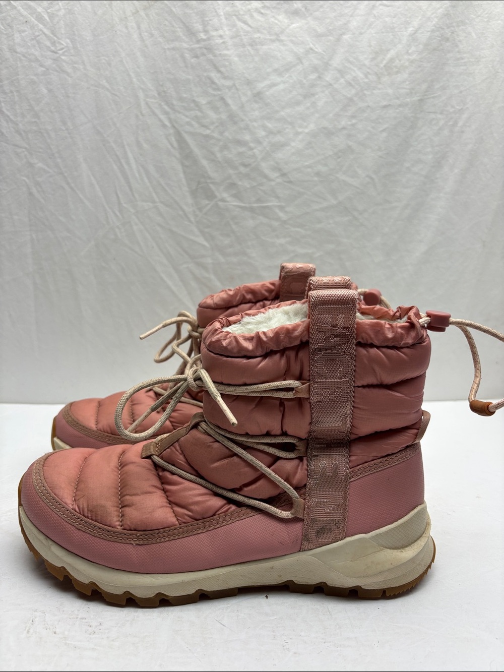 The North Face Pink Quilted Winter Boots - Cozy Puffer Style, SZ 9, box 69 - Picture 3 of 9